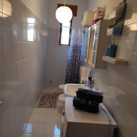 Il Girasole, Distante Solo 200 Mt. Reali Dal Mare Apartament