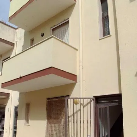 Apartament Il Girasole, Distante Solo 200 Mt. Reali Dal Mare