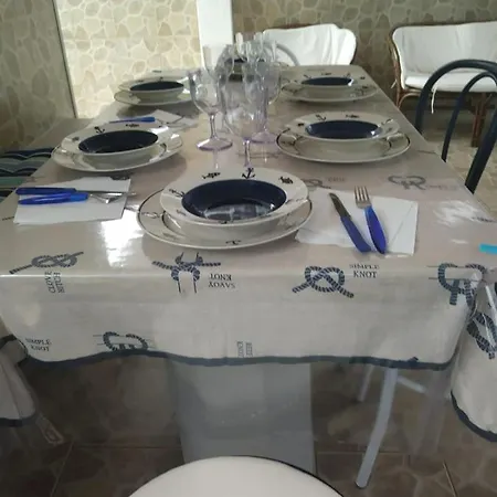 Il Girasole, Distante Solo 200 Mt. Reali Dal Mare Apartment