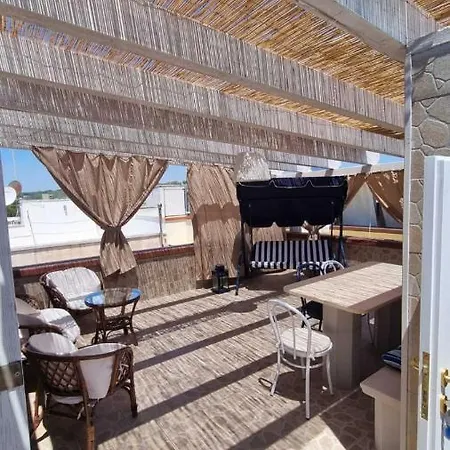 Apartment Il Girasole, Distante Solo 200 Mt. Reali Dal Mare